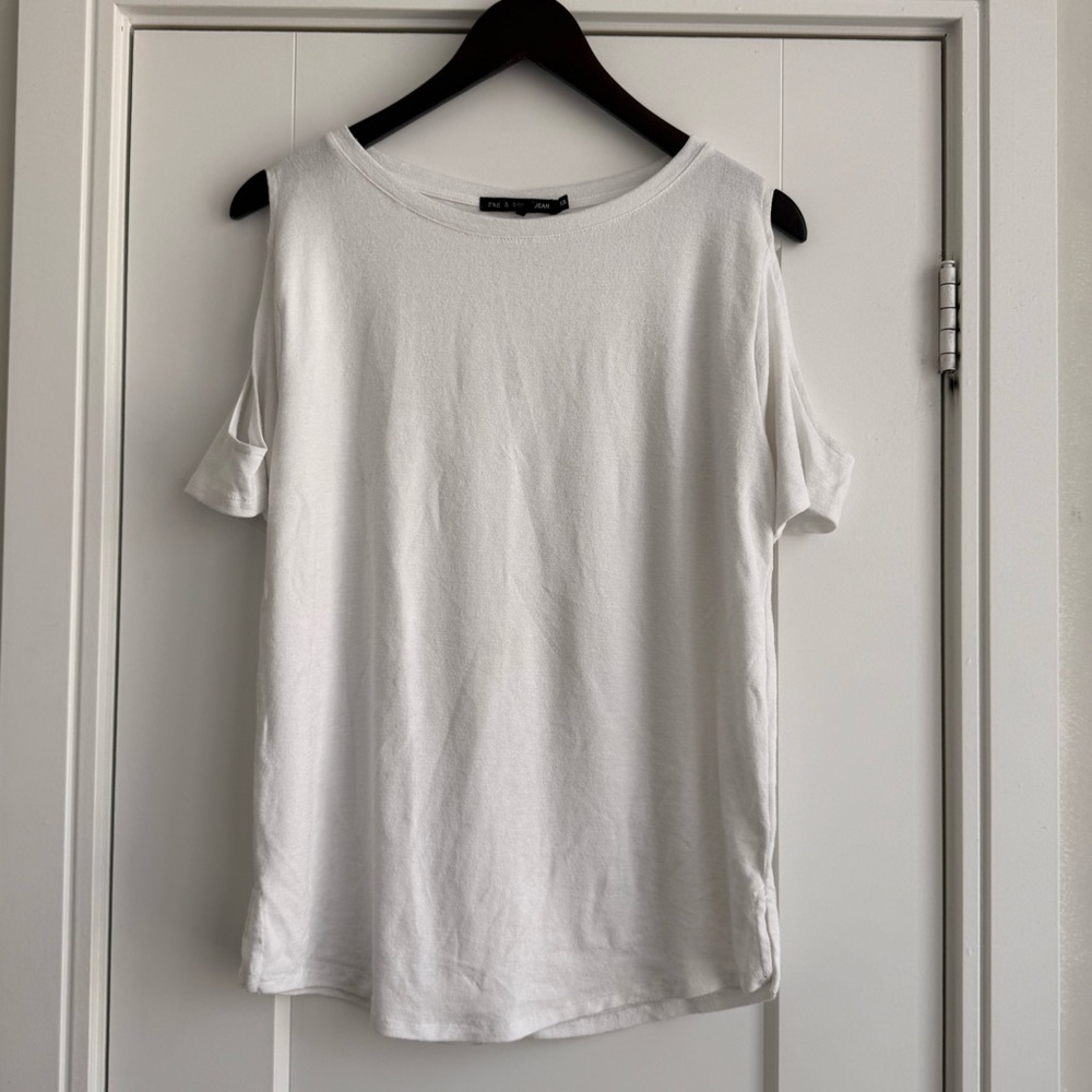 RAG & BONE COLD SHOULDER T-SHIRT IN WHITE